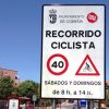 La plataforma "Ponle Freno" coloca las primeras señales de recorrido ciclista